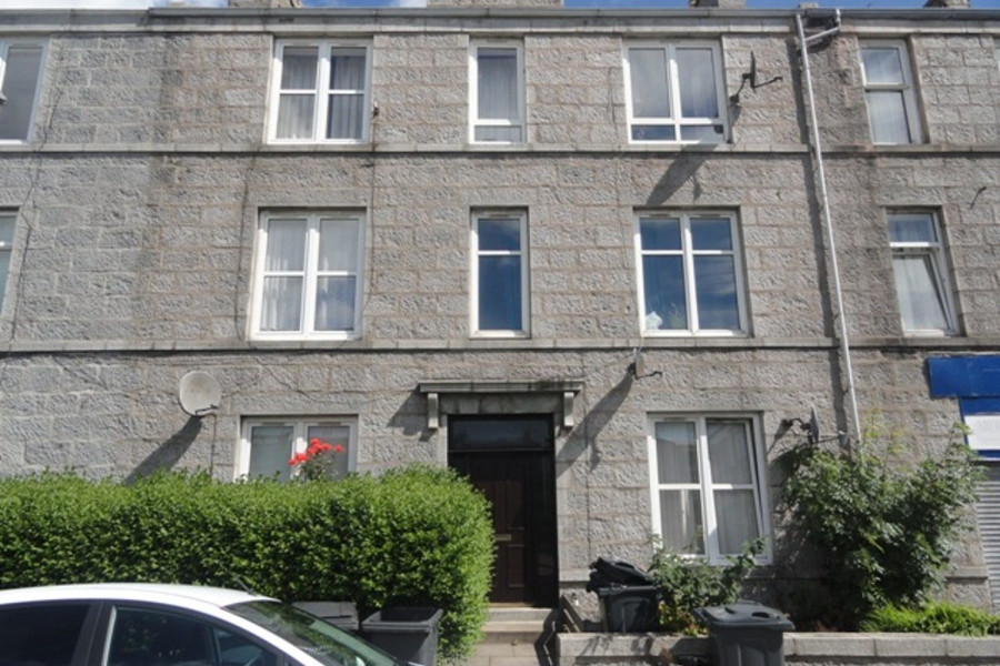 Photo of 19 Elmbank Terrace, First Floor Right, Aberdeen, AB24 3PE — £400 per month