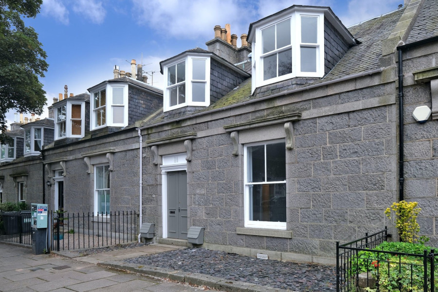 Photo of 49b Carden Place, Aberdeen, AB10 1UN — fixed price £185,000