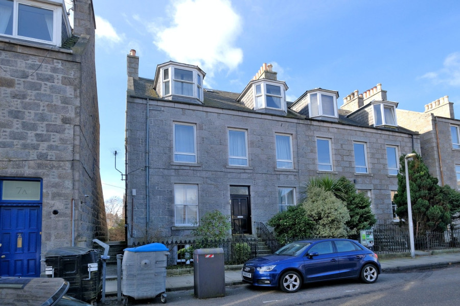Photo of 9a Chattan Place, Aberdeen, AB10 6RB — offers over £155,000