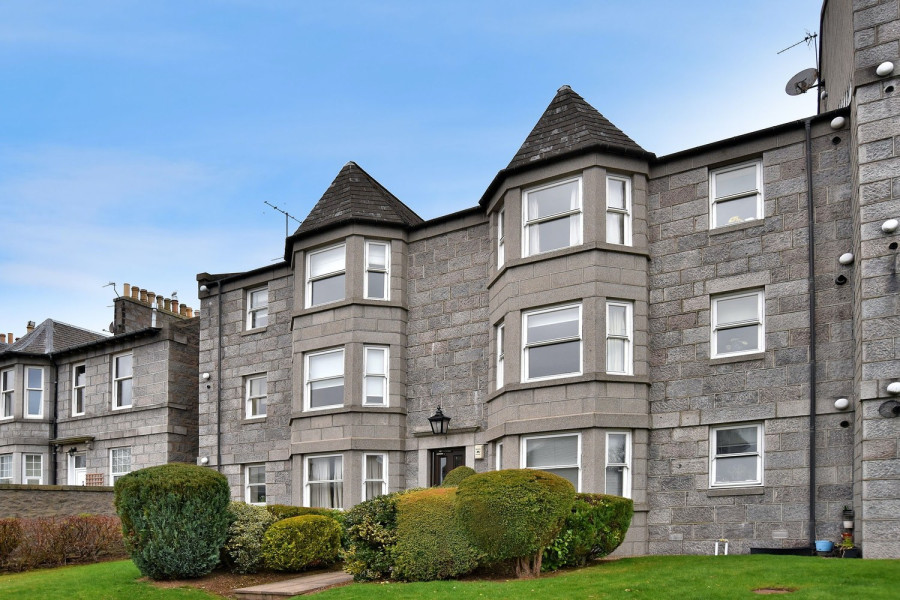 Photo of 12D Belgrave Terrace, Aberdeen, AB25 2NS — offers over £175,000