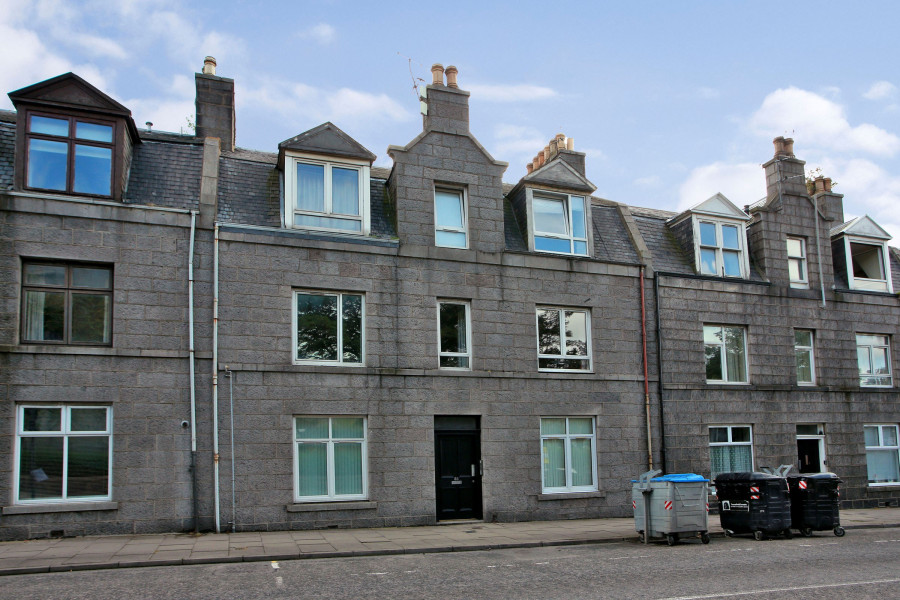 Photo of 68 (FFR) Great Northern Road, Aberdeen, AB24 3PT — fixed price £59,000