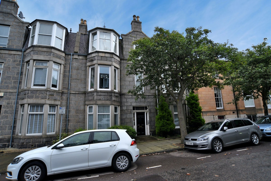 Photo of 16E Great Western Place, Aberdeen, AB10 6QL — £575 per month