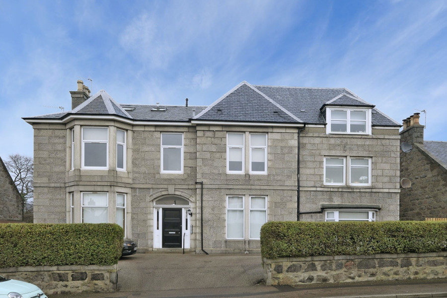 Photo of Flat 6, Deemount House, 11 Deemount Road, Aberdeen, AB11 7TY — offers over £170,000