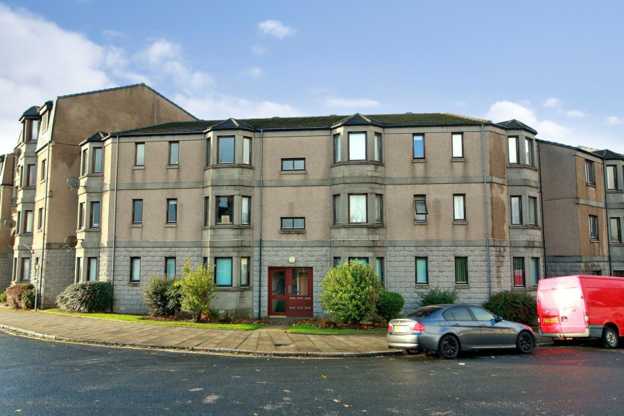 Photo of 54e Erroll Street, Aberdeen, AB24 5PP — offers around £145,000
