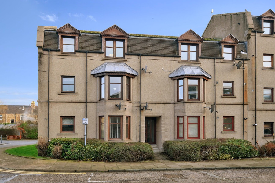 Photo of 6 Farmers Hall, Aberdeen, AB25 1XF — offers over £125,000