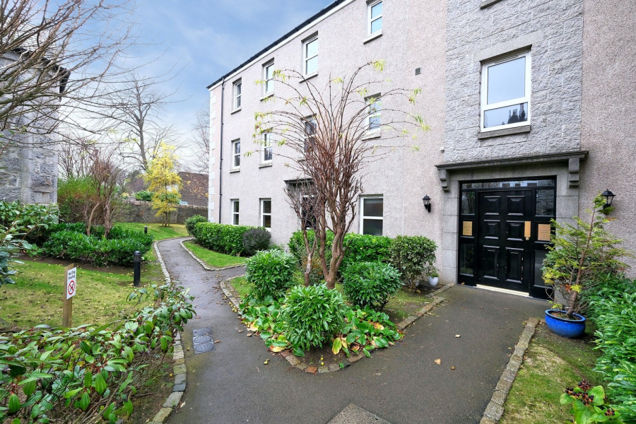 Photo of 45F Kings Gate Aberdeen, AB15 4EL — offers over £245,000