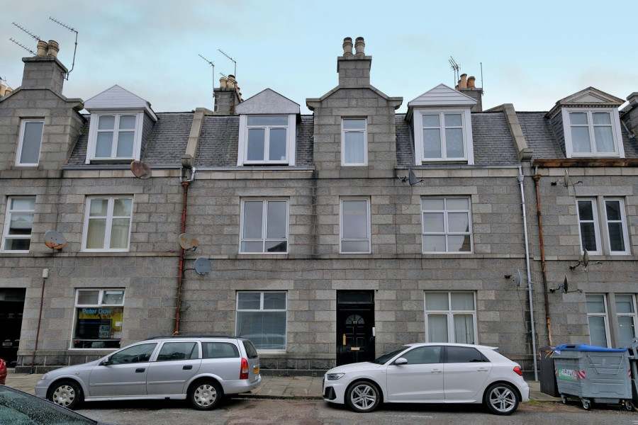 Photo of 23 Hollybank Place, First Floor Right, Aberdeen, AB11 6XR — £550 per month