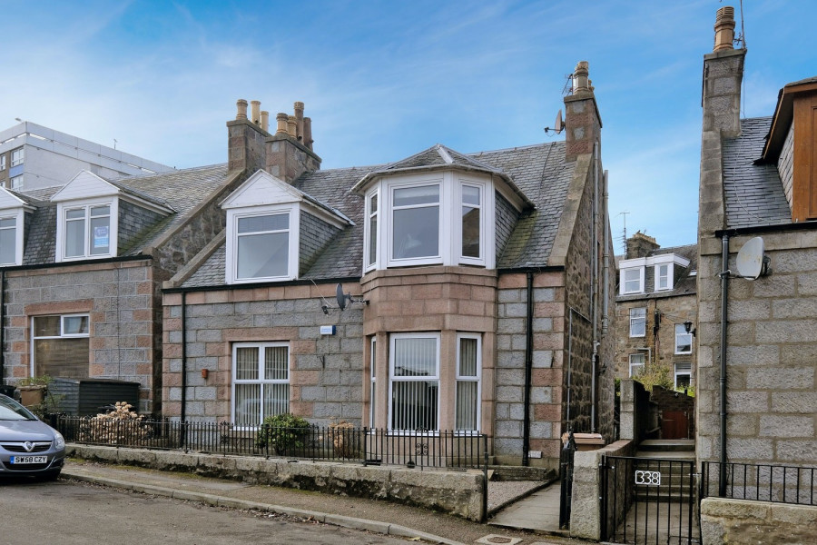 Photo of 342 Hardgate, Aberdeen, AB10 6AS  — offers over £175,000