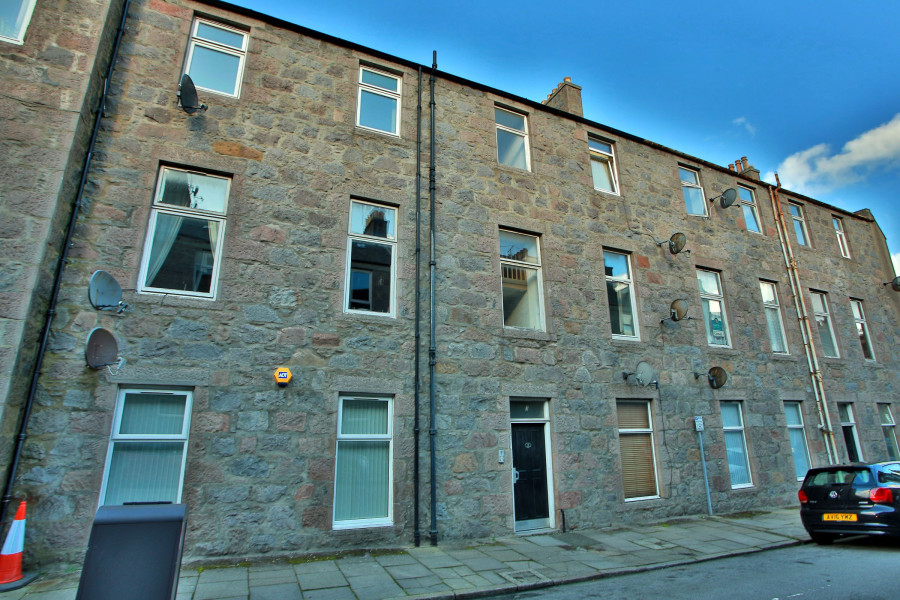 Photo of 3 E Hill Street, Aberdeen, AB25 2XZ — offers over £79,995