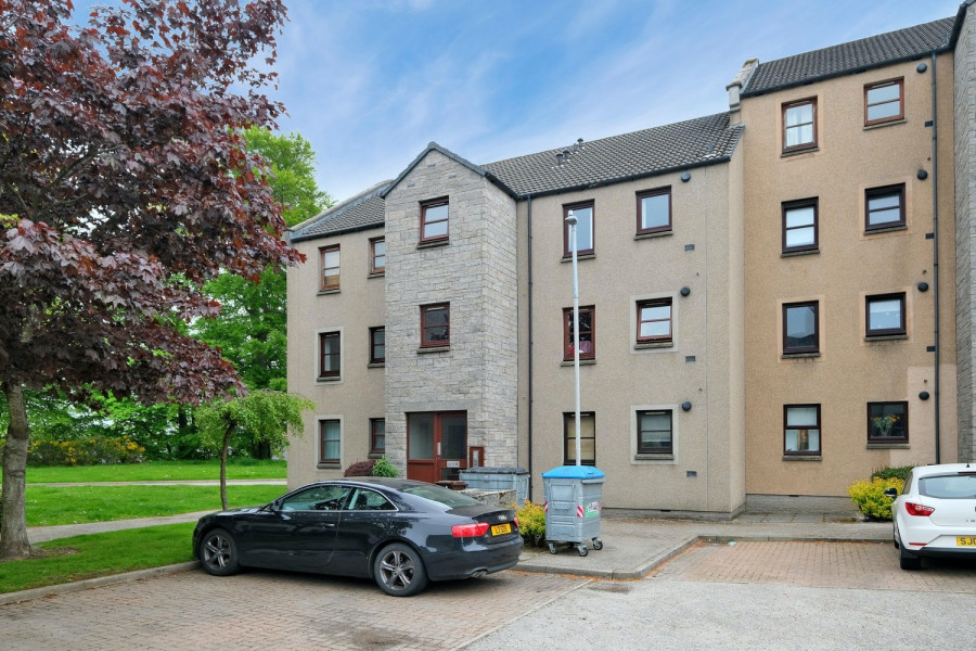 Photo of 57 Hutcheon Low Place, Aberdeen, AB21 9WL — £450 per month