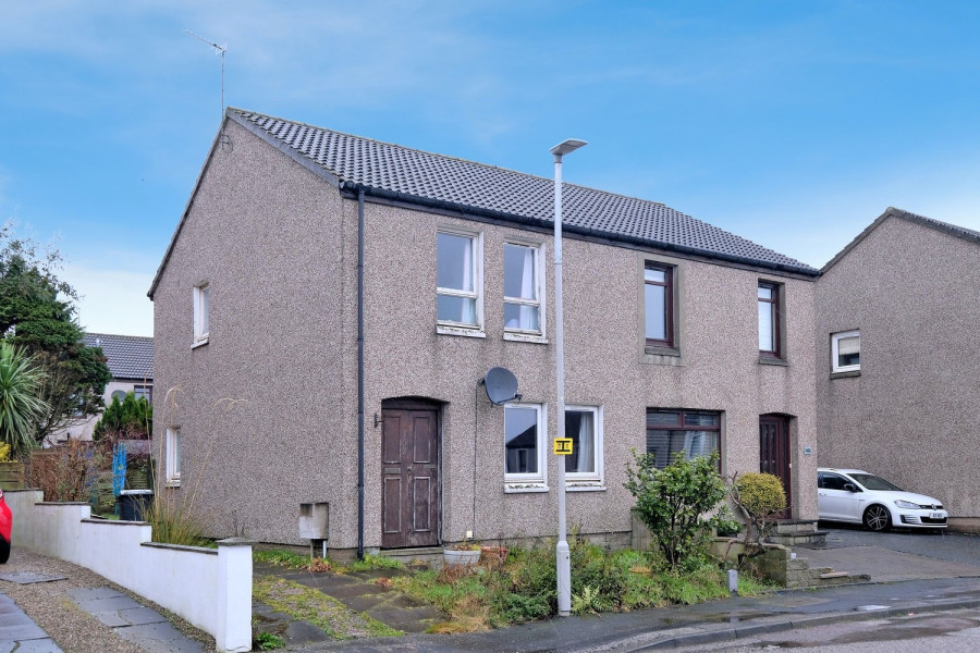 Photo of 102 Loirston Avenue, Cove, Aberdeen, AB12 3HE — offers over £135,000
