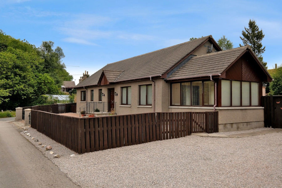 Photo of Lag-a-Chadial, The Dam, Lumsden, Aberdeenshire, AB54 4JL — offers over £270,000