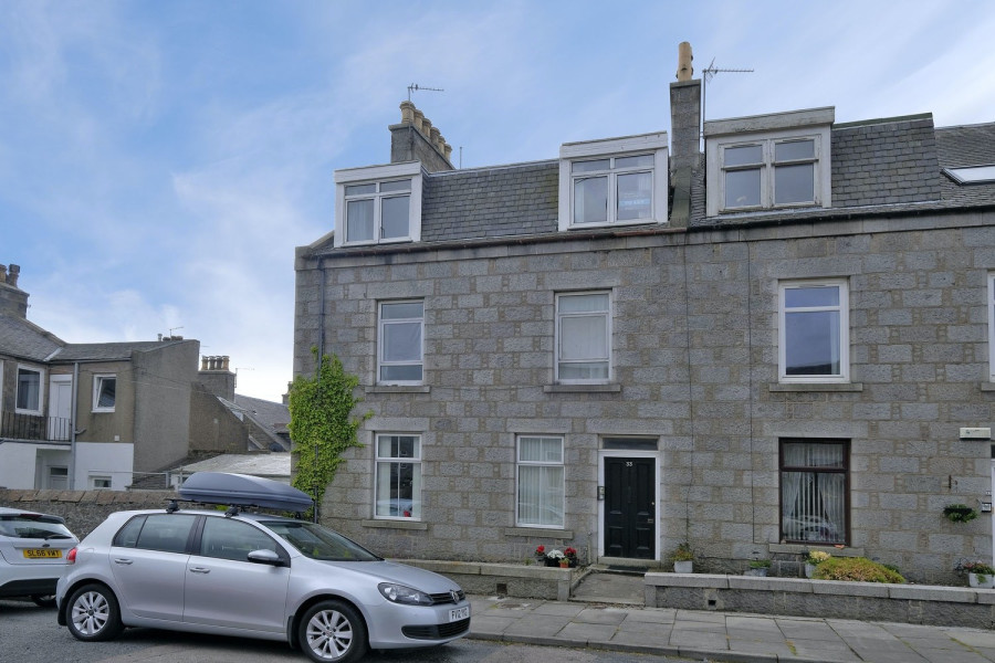 Photo of 33 Lilybank Place Aberdeen, AB24 4QA — offers over £70,000