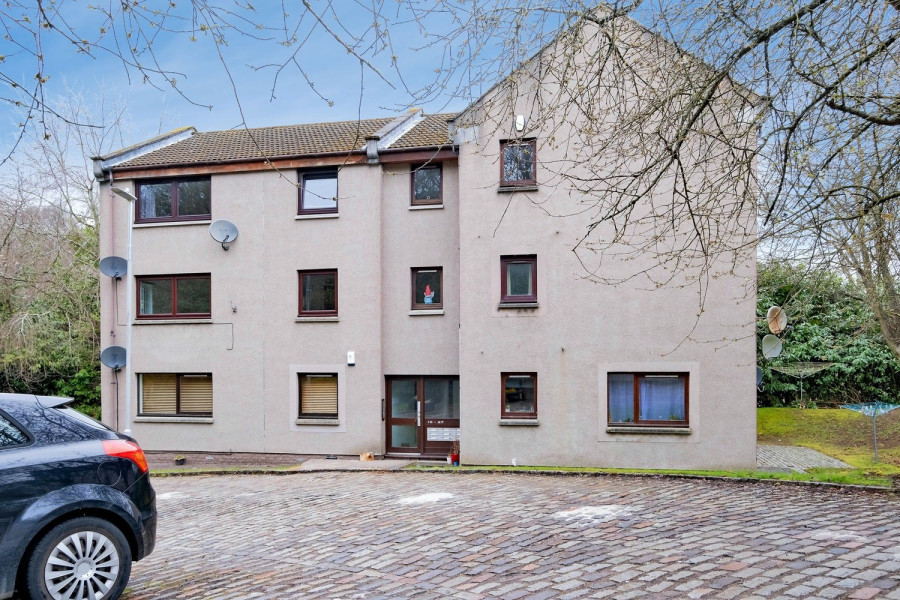 Photo of 21 Mill Court, Woodside, Aberdeen, AB24 2UN — offers over £95,000