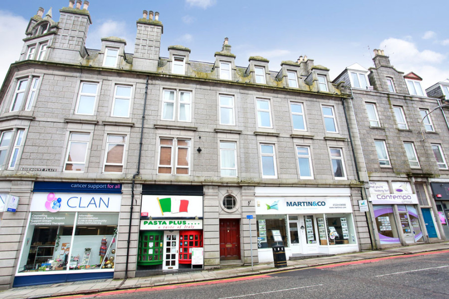 Photo of 121 Rosemount Place, Aberdeen, AB25 2YH — offers around £179,500