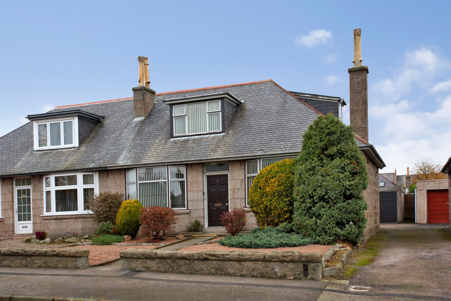 Photo of 19 Rosehill Place, Aberdeen, AB24 4LE — £980 per month