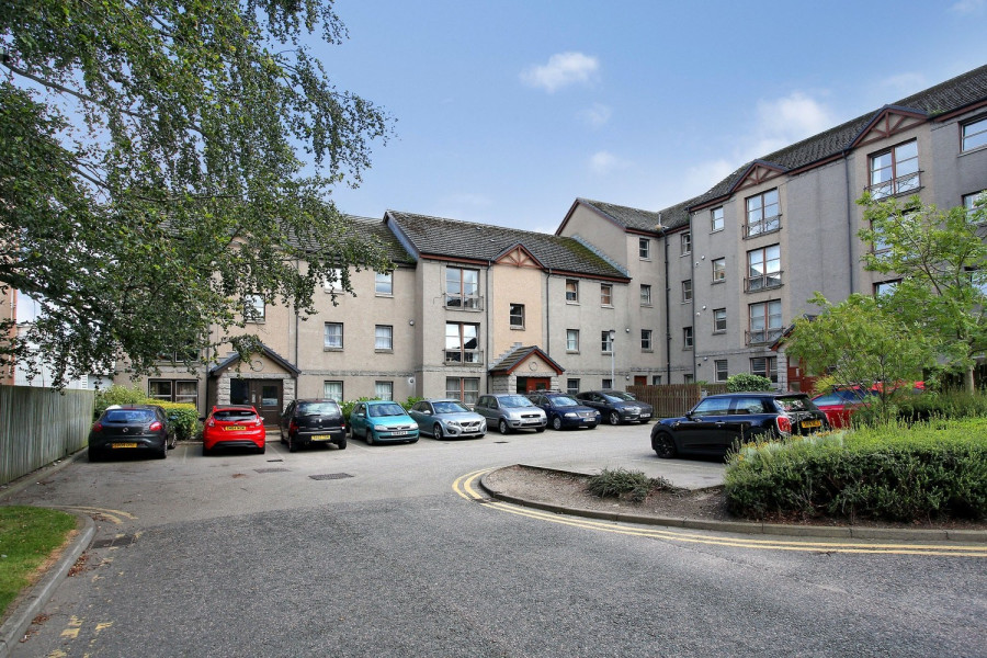Photo of 64 Roslin Place, Aberdeen, AB24 5BL — £550 per month