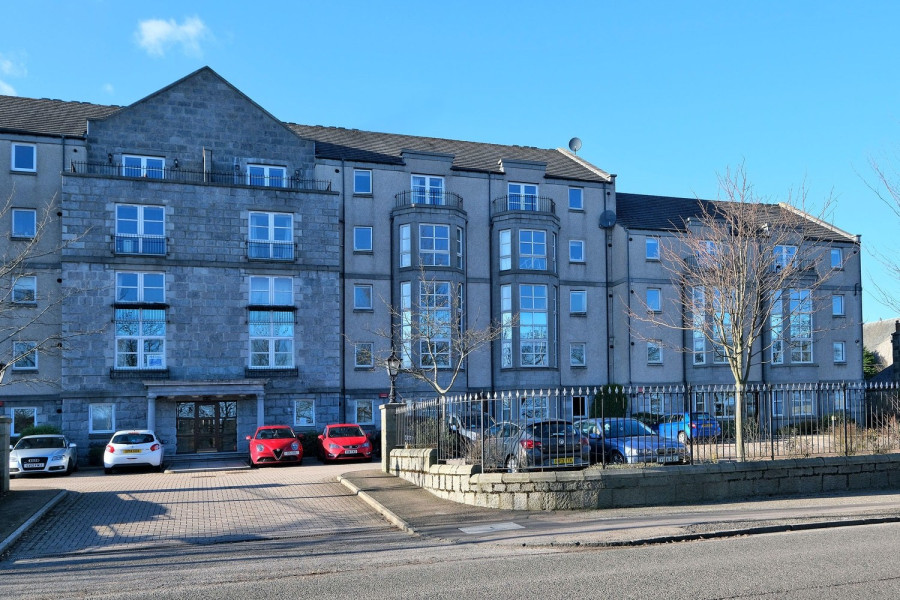 Photo of 5 Ruthrieston Court Aberdeen, AB10 7QF — offers over £155,000