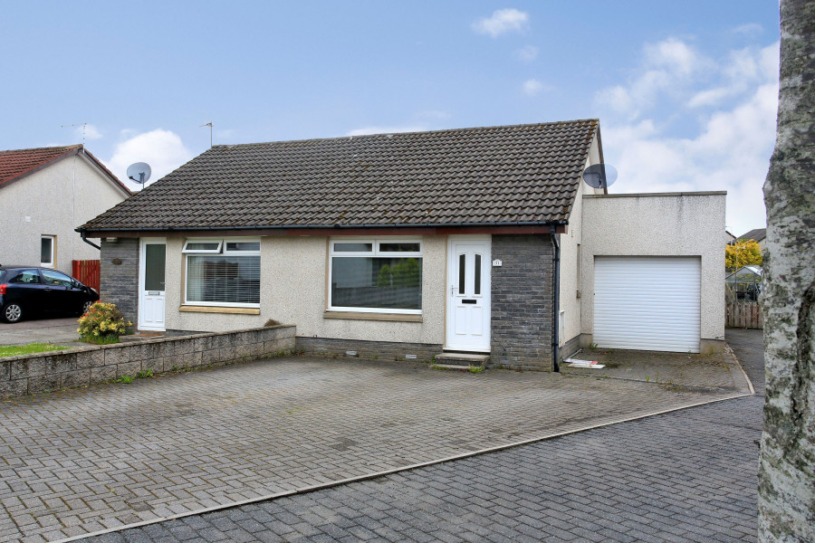 Photo of 31 Whinpark Circle, Portlethen, Aberdeenshire, AB12 4SS — offers over £135,000