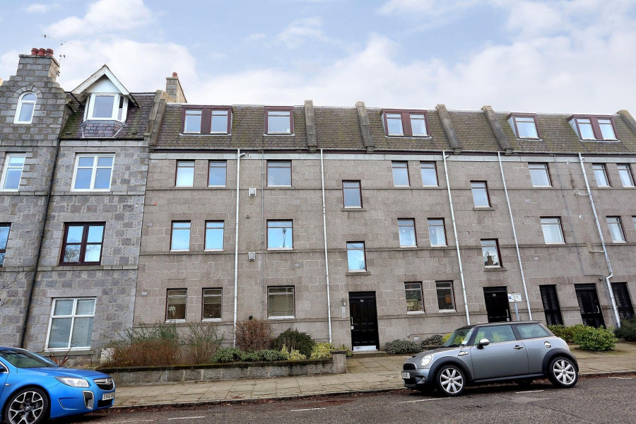 Photo of 73B Whitehall Place, Aberdeen, AB25 2PD — £650 per month